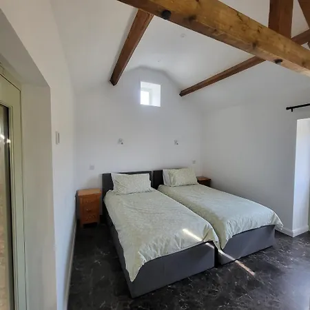 Stapehead Farm Holiday home *